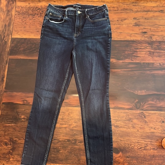 EUC Calvin Klein stretch skinny jeans in dark wash - Picture 2 of 3